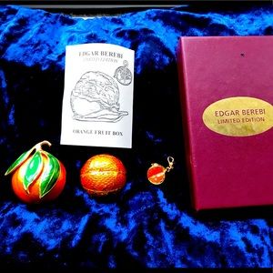 Edgar Berebi Orange Box with charm